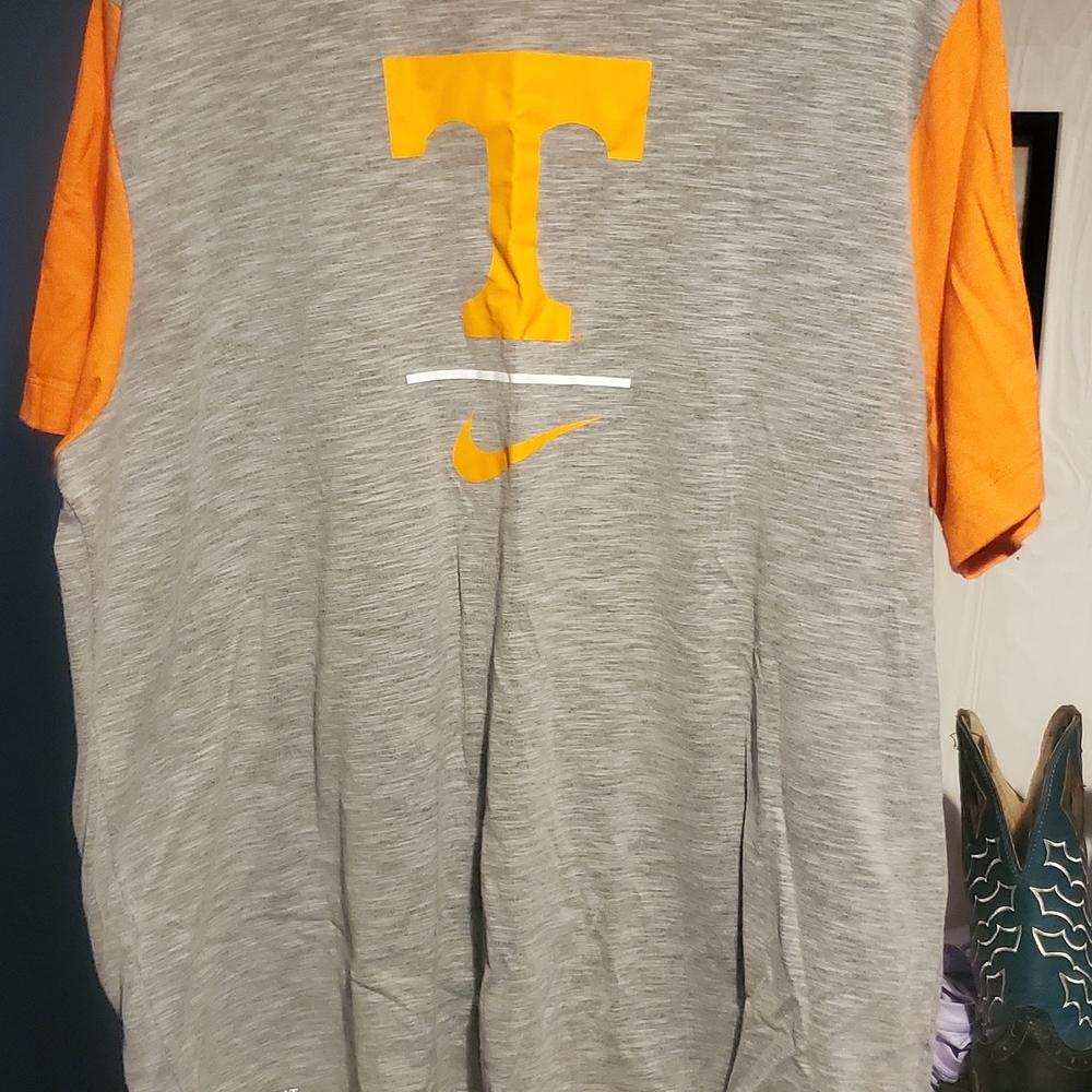 Nike Gray and Orange Short Sleeve Tee